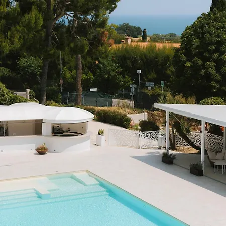 Nu Aria Taunus Relais Hotel Numana