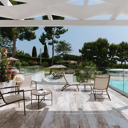 Nu Aria Taunus Relais 3* Numana